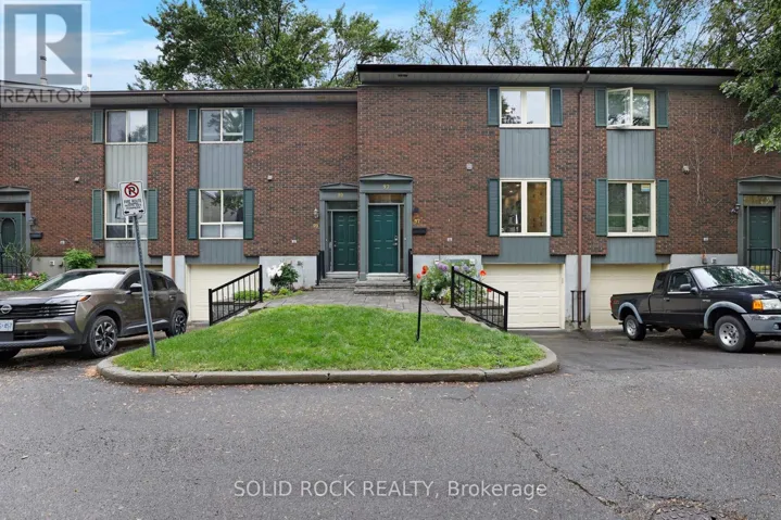 61 - 97 BEACHVIEW PRIVATE, Ottawa, Ontario K1V1M7