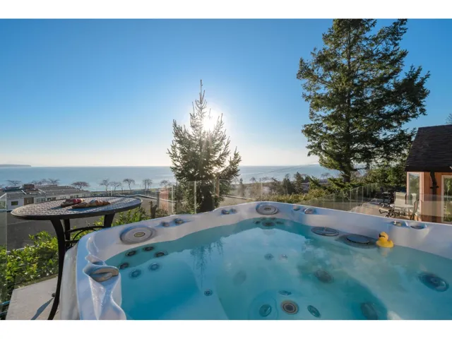 14810 PROSPECT AVENUE, White Rock, British Columbia V4B2B1