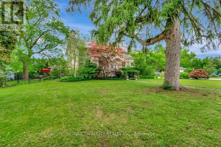 142 GLENMORRIS STREET, Cambridge, Ontario N1S2Z5