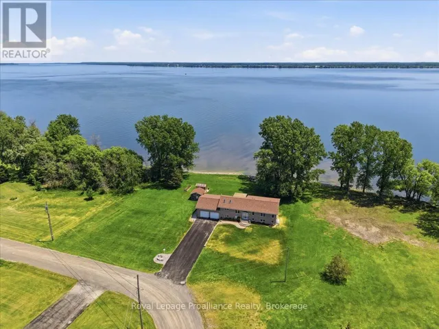 40 WALLBRIDGE CIRCLE, Prince Edward County (Ameliasburg Ward), Ontario K8N4Z7
