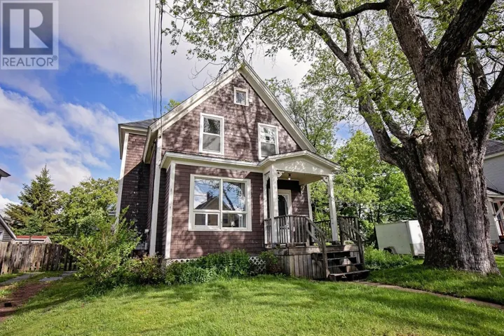 14 Clifford Street, Amherst, Nova Scotia B4H2E8