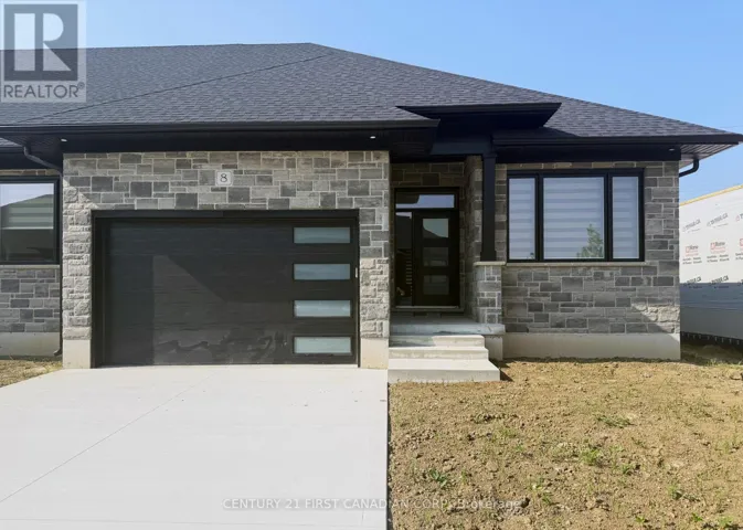8 - 32 POSTMA CRESCENT, North Middlesex (Ailsa Craig), Ontario N0M1A0