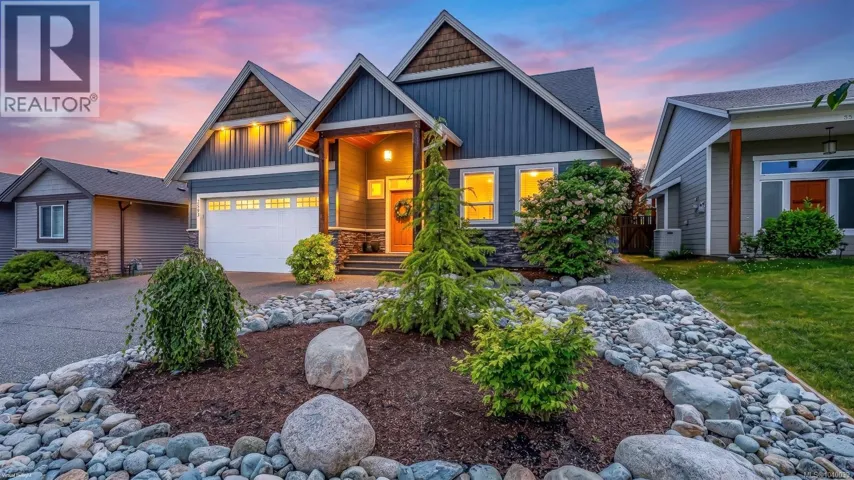 2593 Kendal Ave, Cumberland, British Columbia V0R1S0