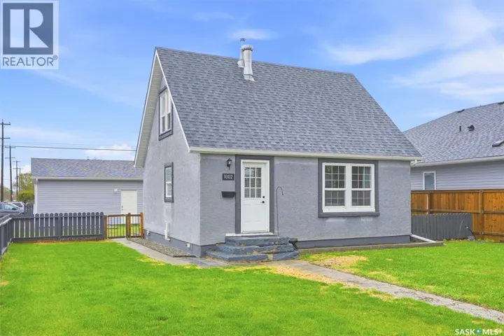 1002 O AVENUE S, Saskatoon, Saskatchewan S7M2T2