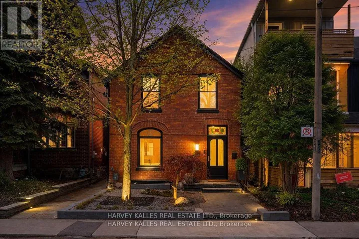 239 BORDEN STREET, Toronto (University), Ontario M5S2N5
