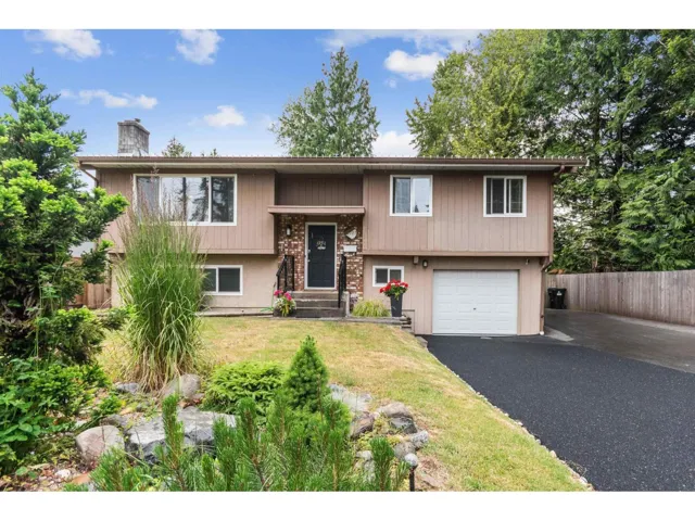20327 44 AVENUE, Langley, British Columbia V3A6P6