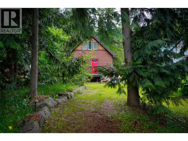 1017 Hume Street, Slocan, British Columbia V0G2C0