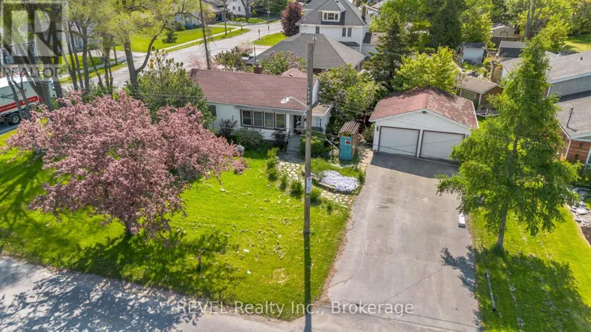 7962 BOOTH STREET, Niagara Falls (Ascot), Ontario L2H1E8
