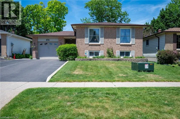 35 BARNICKE Drive, Cambridge, Ontario N3C3M2