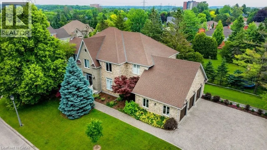 336 BUSHWOOD Court, Waterloo, Ontario N2T2E7