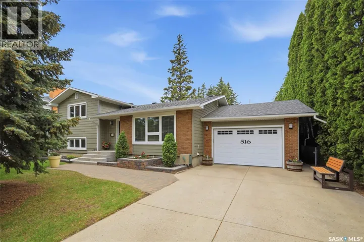 516 Lake CRESCENT, Saskatoon, Saskatchewan S7H3A4