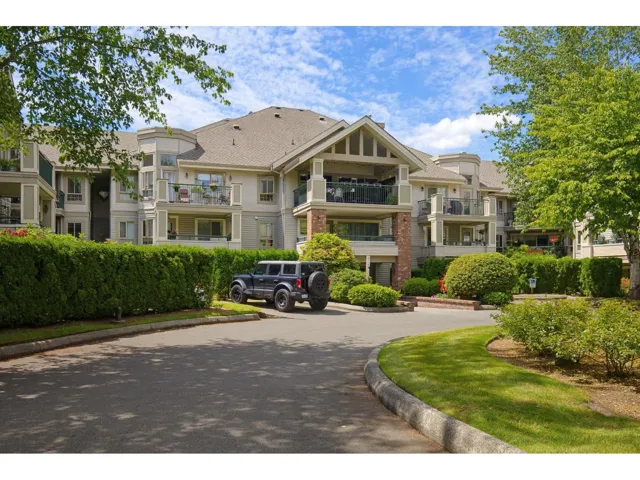112 22015 48 AVENUE, Langley, British Columbia V3A8L3