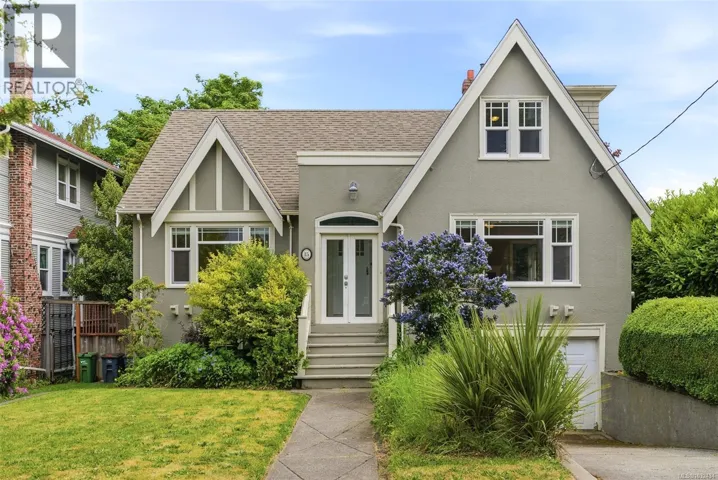 15 Linden Ave, Victoria, British Columbia V8V4C9