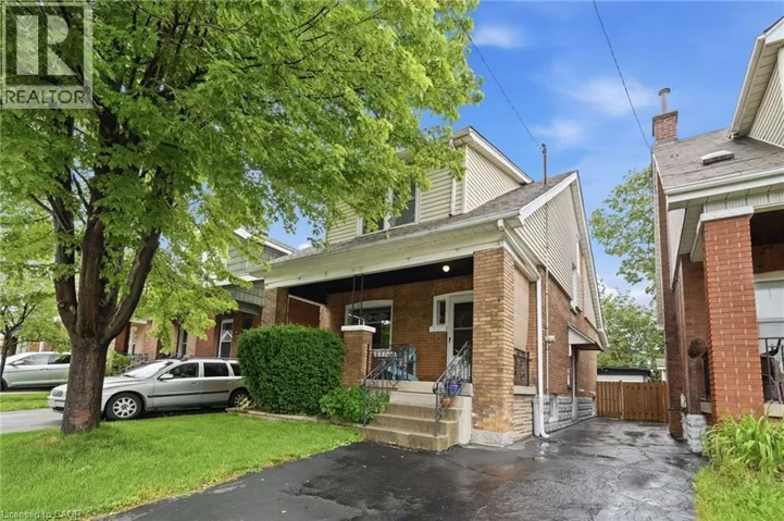 16 CONNAUGHT Avenue N, Hamilton, Ontario L8L6Y7