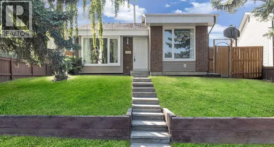 95 Beddington Way NE, Calgary, Alberta T3K1M8