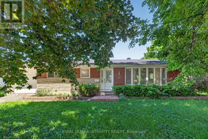 619 BLANCHARD CRESCENT, Ottawa, Ontario K1V7B7