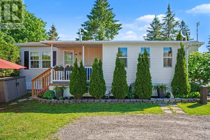 2 KELLY SAND PRIVATE, Ottawa, Ontario K0A1B0
