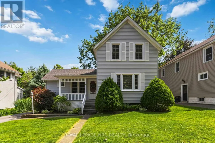 18 COLLEGE STREET, Pelham (Fonthill), Ontario L0S1E0
