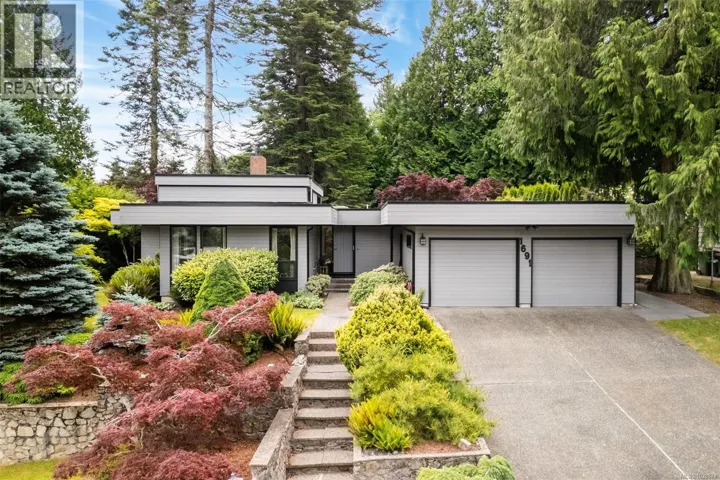 1691 Cresswell Dr, North Saanich, British Columbia V8L4L4