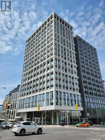 1017 - 2020 BATHURST STREET, Toronto (Humewood-Cedarvale), Ontario M5P0A6