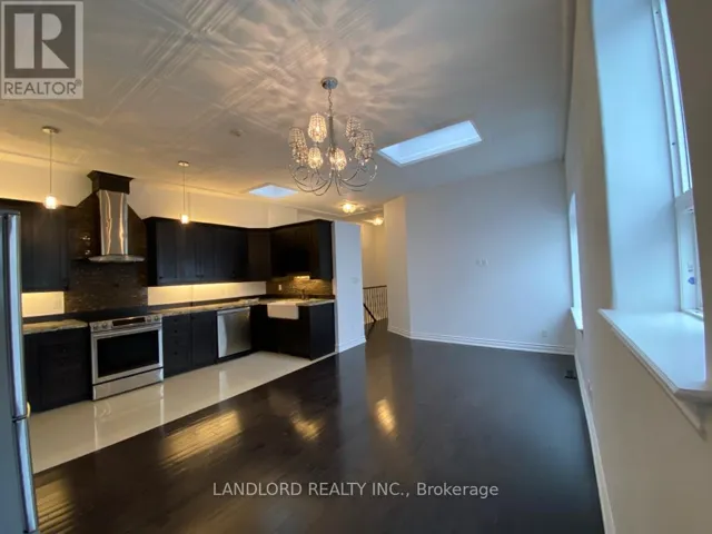 UPR. FR - 385 JANE STREET, Toronto (Runnymede-Bloor West Village), Ontario M6S3Z3