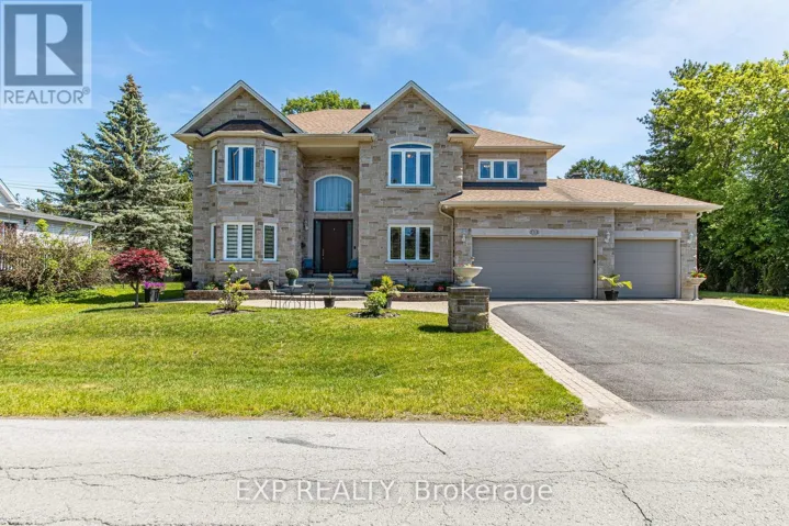 62 LOTTA AVENUE, Ottawa, Ontario K2G2B5