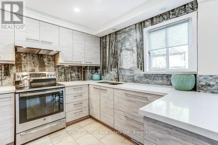 36 - 2605 WOODCHESTER DRIVE, Mississauga (Sheridan), Ontario L5K2E3
