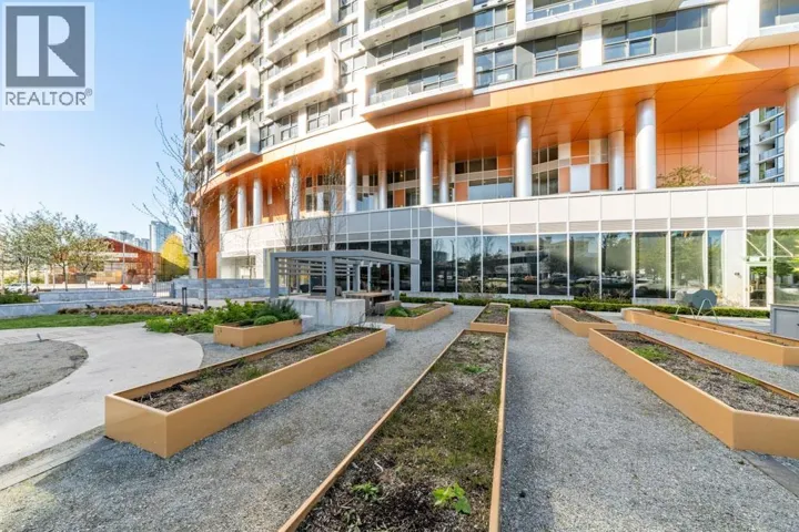 1207 1768 COOK STREET, Vancouver, British Columbia V5Y0N3