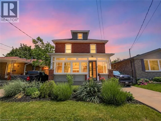 32 LORNE Street, St. Catharines, Ontario L2P3C7