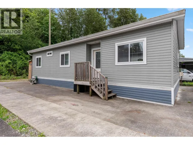 144 201 CAYER STREET, Coquitlam, British Columbia V3K5A9