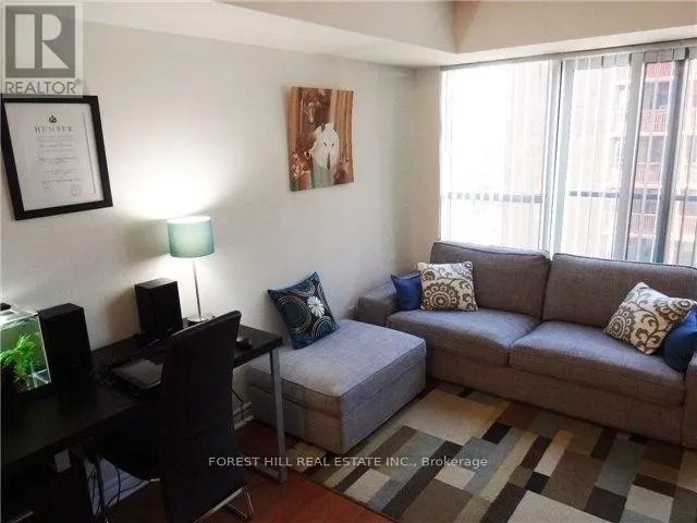 720 - 35 SARANAC BOULEVARD, Toronto (Englemount-Lawrence), Ontario M6A2G5