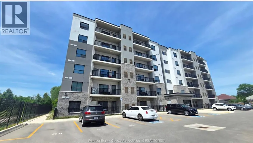 3290 STELLA CRESCENT Unit# 404, Windsor, Ontario N8T0B6