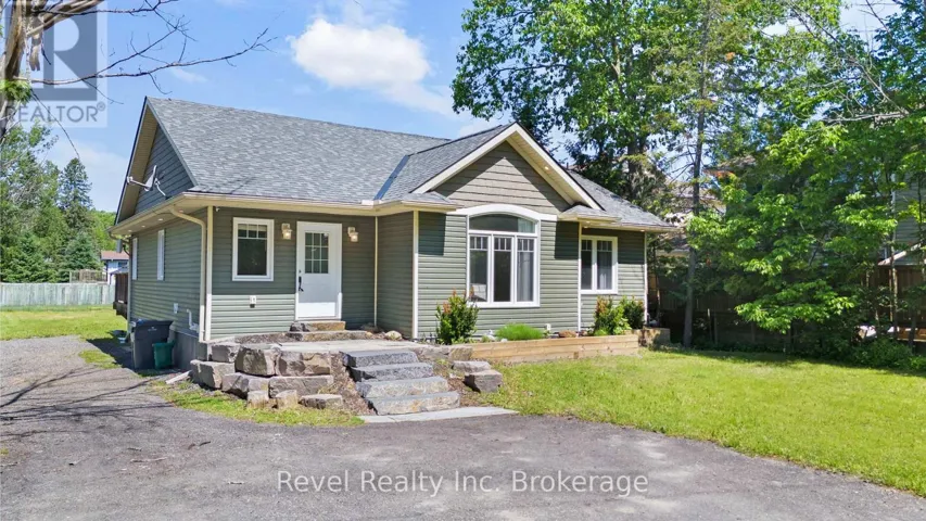 16 SHAY ROAD, Huntsville, Ontario P1H1L2