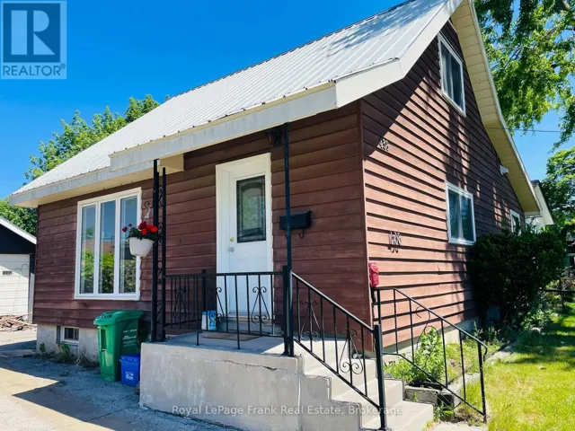 438 ROSE AVENUE, Peterborough (Otonabee Ward 1), Ontario K9J4E4