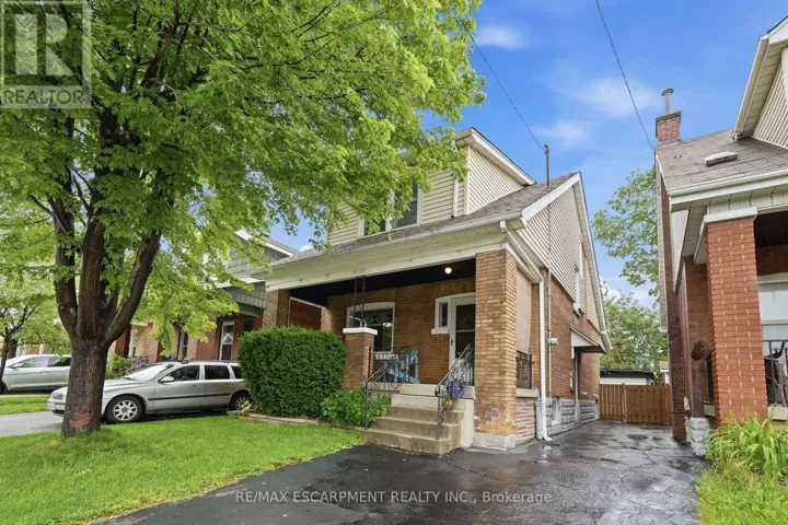 16 CONNAUGHT AVENUE N, Hamilton (Stipley), Ontario L8L6Y7