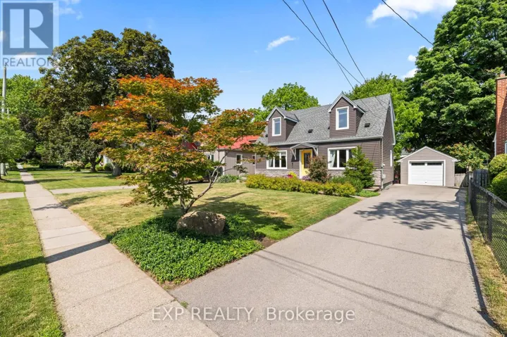 4 ROSSLYN AVENUE, Grimsby (Grimsby East), Ontario L3M3G2