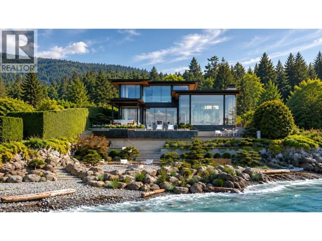3180 TRAVERS AVENUE, West Vancouver, British Columbia V7V1G3