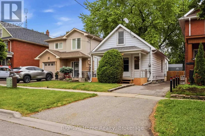 127 MONTRAVE AVENUE, Oshawa (Vanier), Ontario L1J4R6