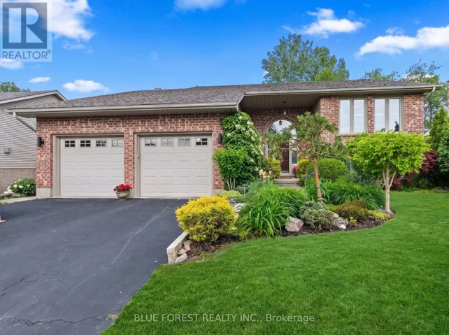 29 VILLAGE GATE CRESCENT, Thames Centre (Dorchester), Ontario N0L1G3