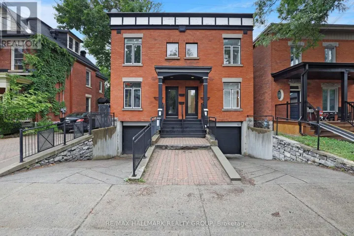 29 THORNTON AVENUE, Ottawa, Ontario K1S2R8