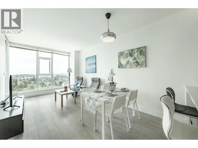 1806 7388 KINGSWAY, Burnaby, British Columbia V3N0G9