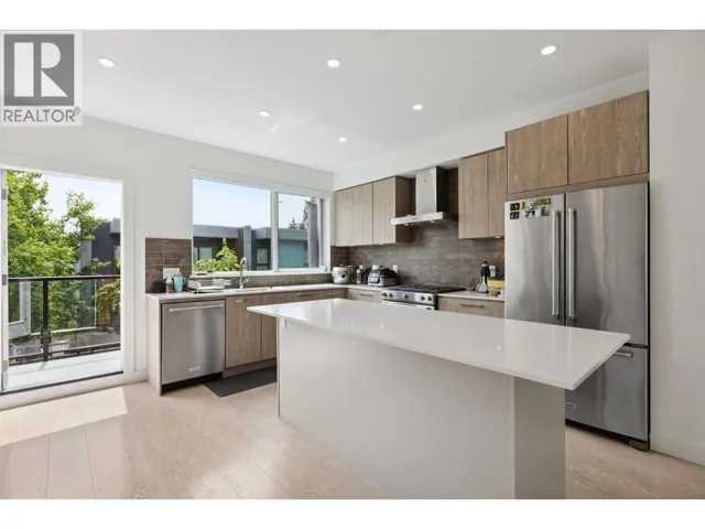 38 3597 MALSUM DRIVE, North Vancouver, British Columbia V7G0B2