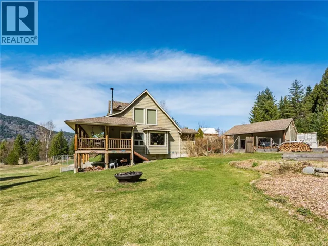955 Cedar Brae Road, Castlegar, British Columbia V1N4R5