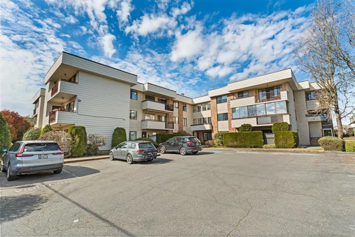 101 32885 GEORGE FERGUSON WAY, Abbotsford, British Columbia V2S7X1