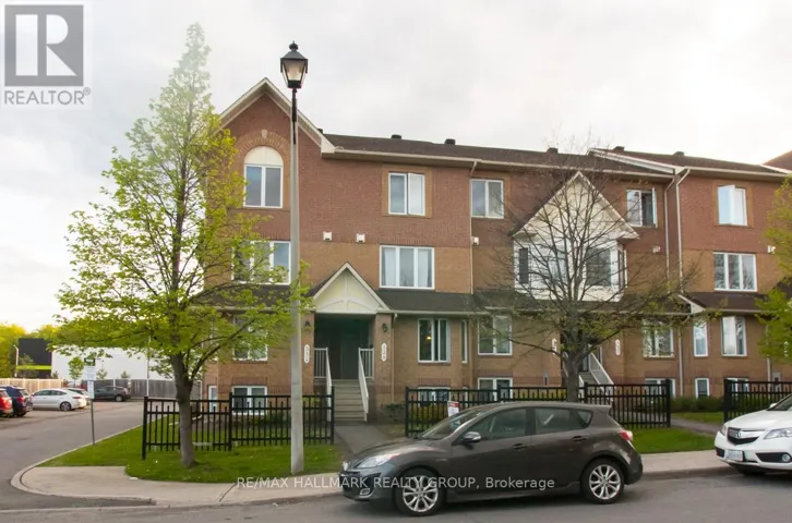 33 - 330 CRESTHAVEN DRIVE, Ottawa, Ontario K2G6W3