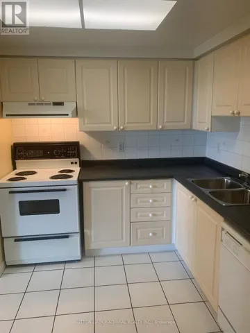 1615 - 135 HILLCREST AVENUE, Mississauga (Cooksville), Ontario L5B4B1