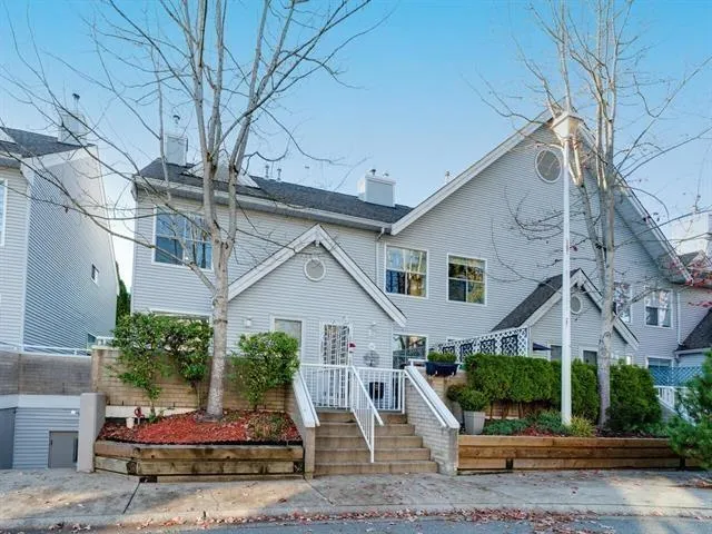 28 13713 72A AVENUE, Surrey, British Columbia V3W1K2