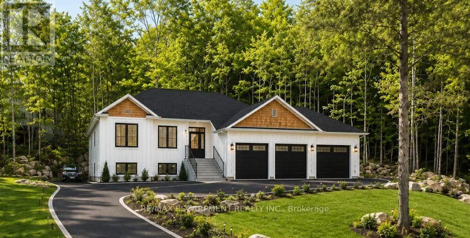 8 GLEN EAGLE COURT, Huntsville (Chaffey), Ontario P1H1B1