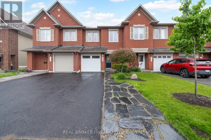 124 SILVERMOON CRESCENT, Ottawa, Ontario K4A0P5