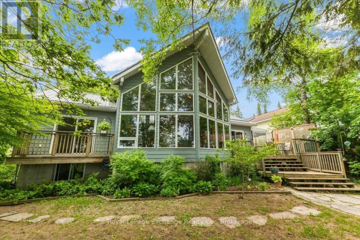 Welcome to 803 Victoria St. Point Clark